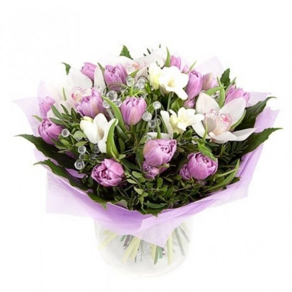 Bouquet in purple colours